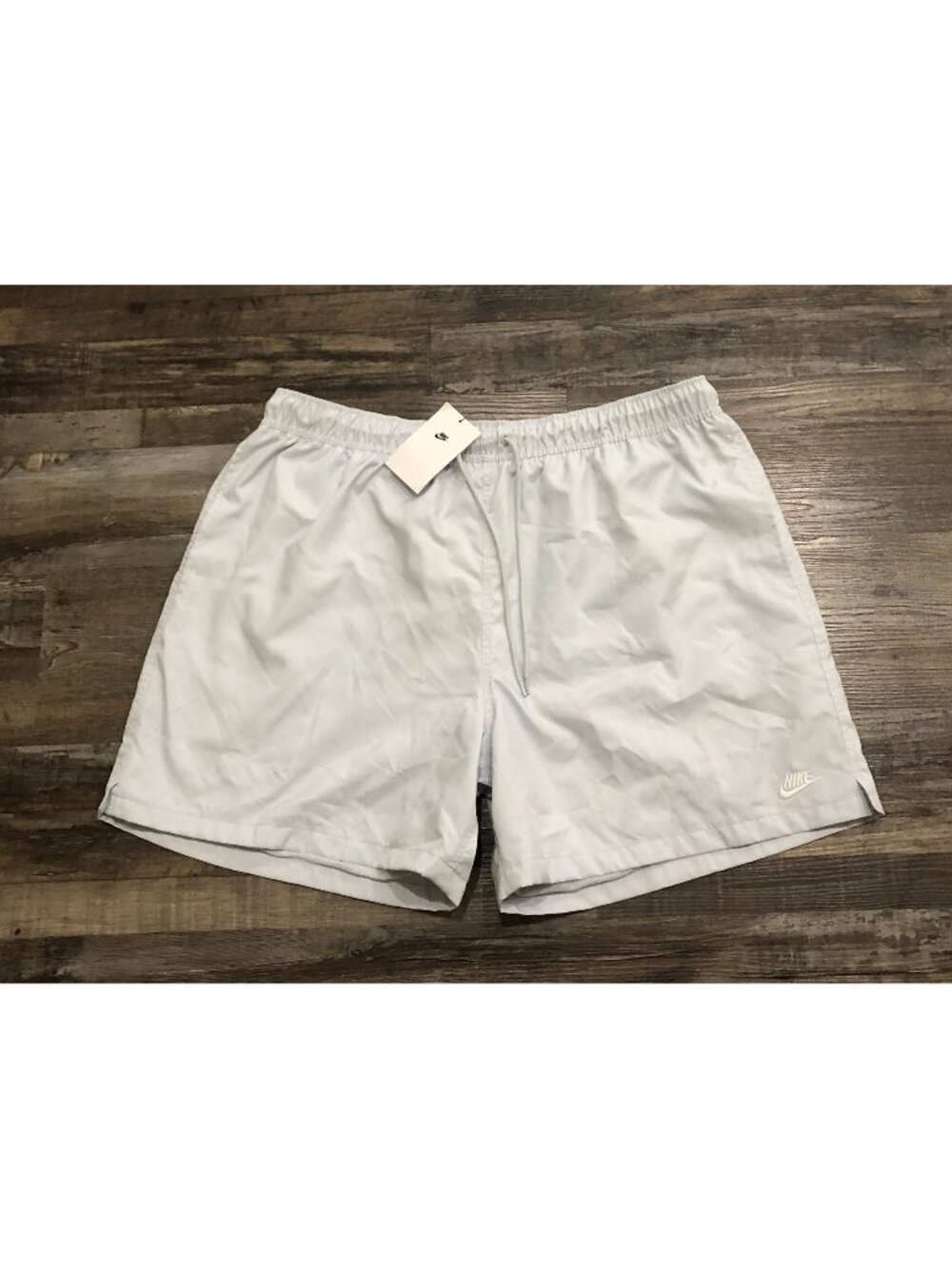 Nike Mens 2XL Light Gray Standard Fit Above Knee Lined Shorts New with Tags